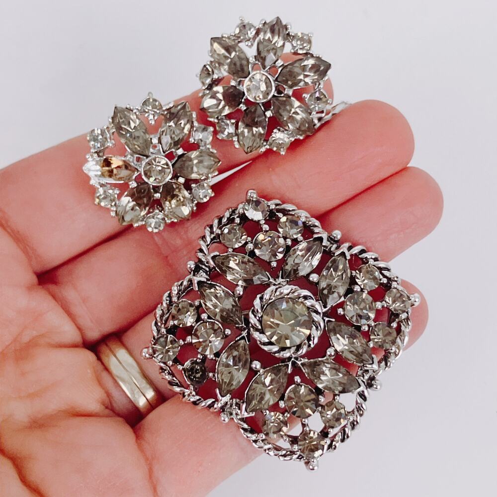 Signed Weiss Rhinestone Brooch Earring Matching Parure Set 50s Silver Tone READ - Picture 3 of 11